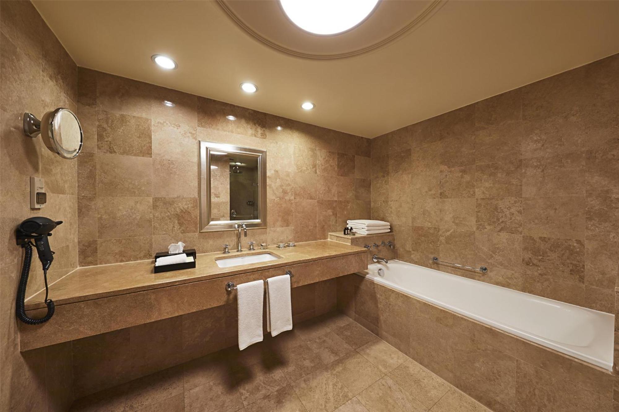Grand Hyatt Hotel 5*